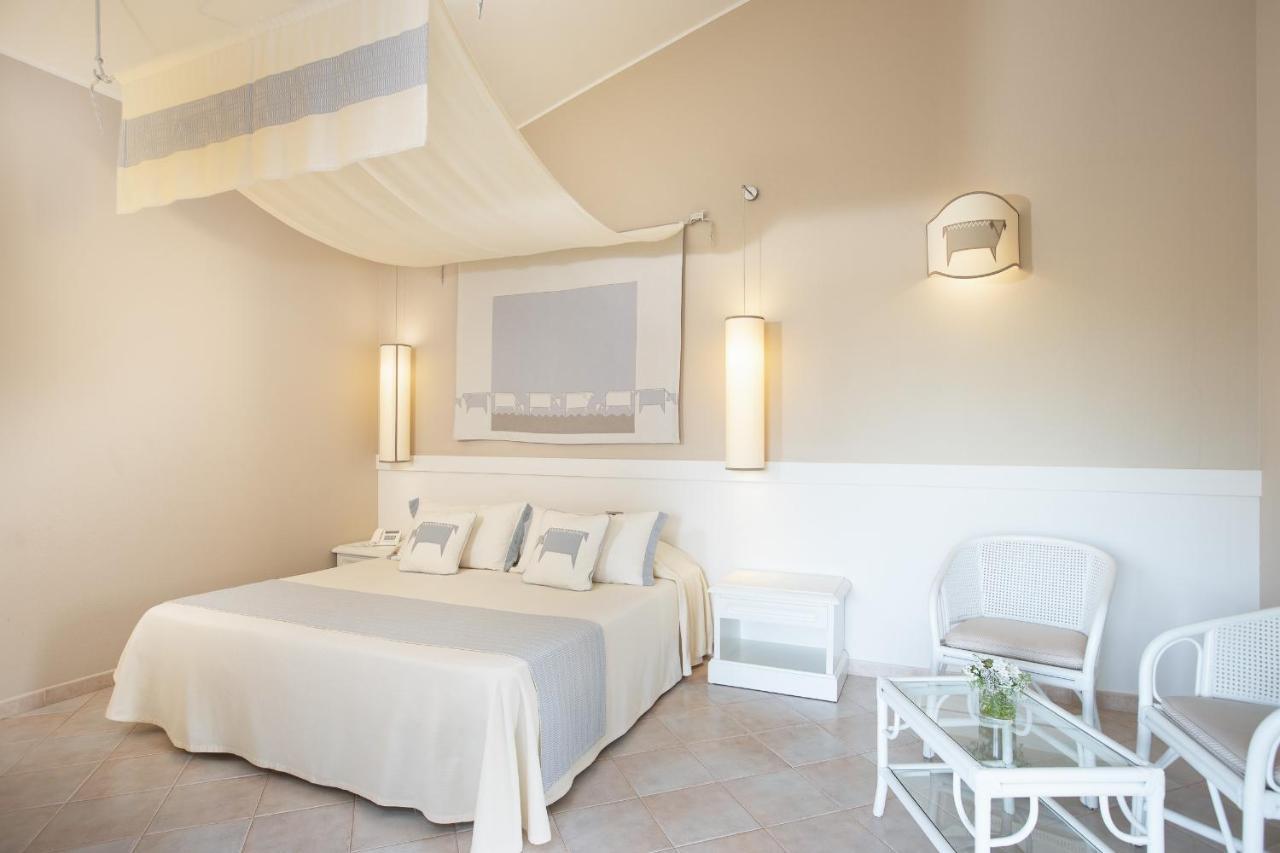 Hotel Baia Di Nora Pula Esterno foto