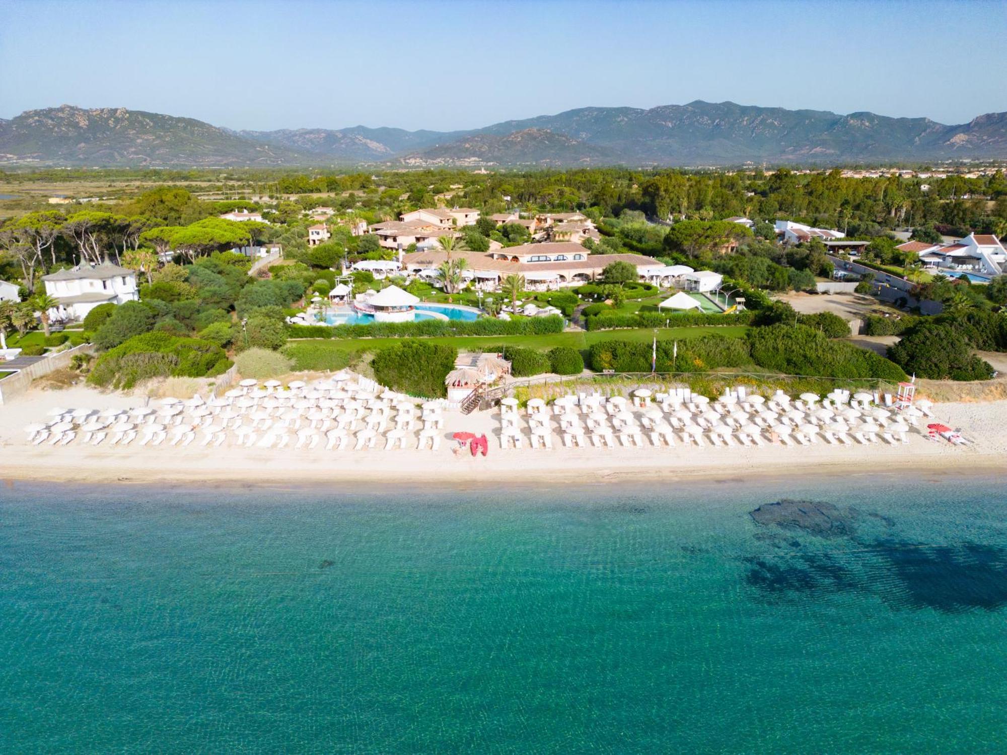 Hotel Baia Di Nora Pula Esterno foto