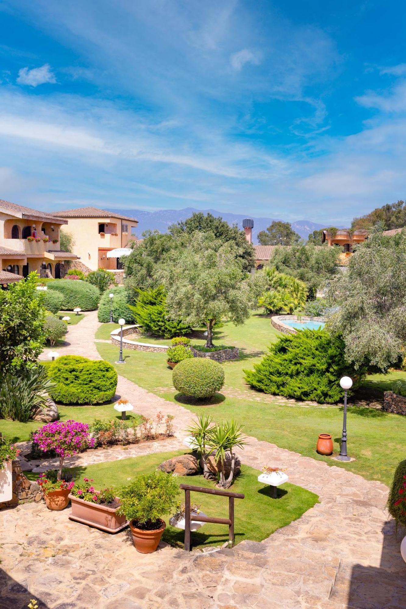 Hotel Baia Di Nora Pula Esterno foto